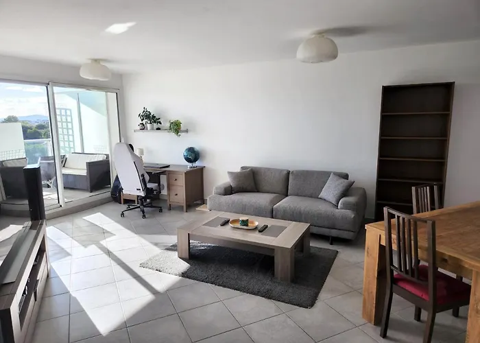 Bel Appartement Avec Terrasse Et Clim